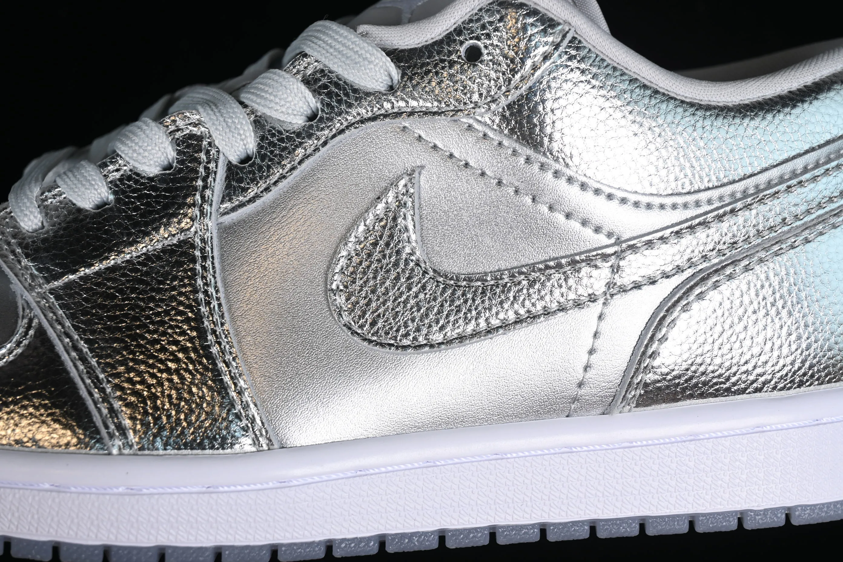 All categories Air Jordan Jordan series basketball shoes Air Jordan 1 Low Z version Air Jordan 1 Low "Metallic Silver" AJ1 Joe 1 liquid silver low-top cultural casual sneakers FN5030-001